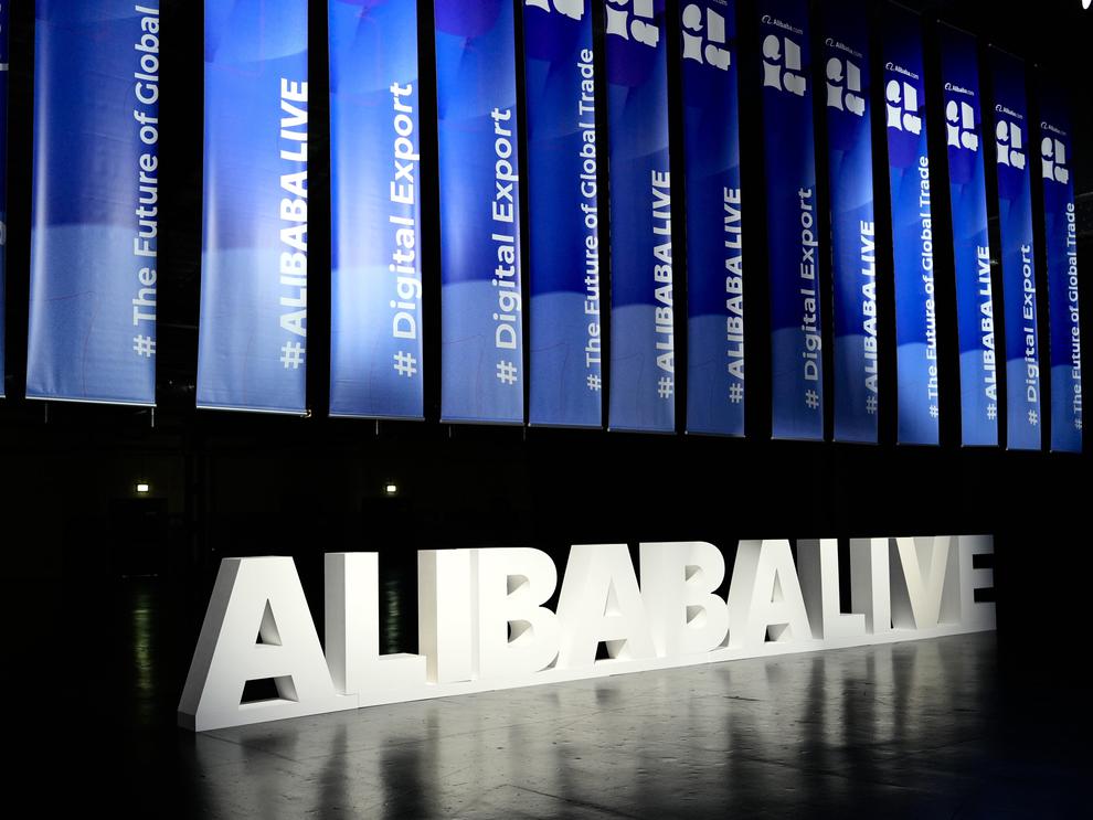 Beim Flagship-Event &#34;Alibaba Live: Innovation Summit&#34; in Berlin kndigte Alibaba sein Billigangebot an (Bild: Alibaba)