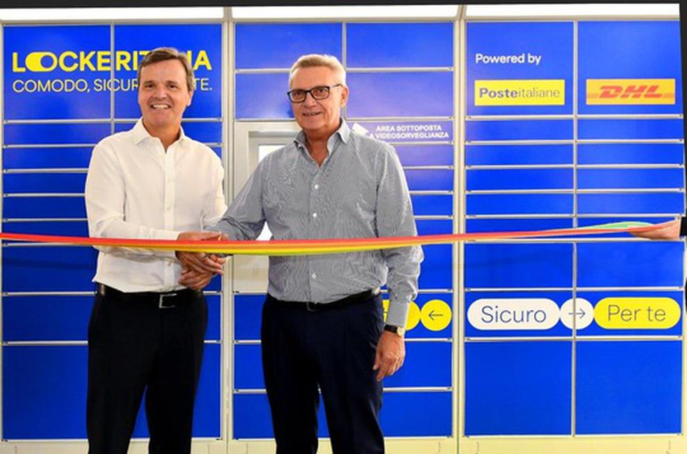 Pablo Ciano, CEO DHL eCommerce und Massimo Rosini, Head of Mail, Parcel and Distribution of Poste Italiane Group  (vlnr) (Bild: DHL)