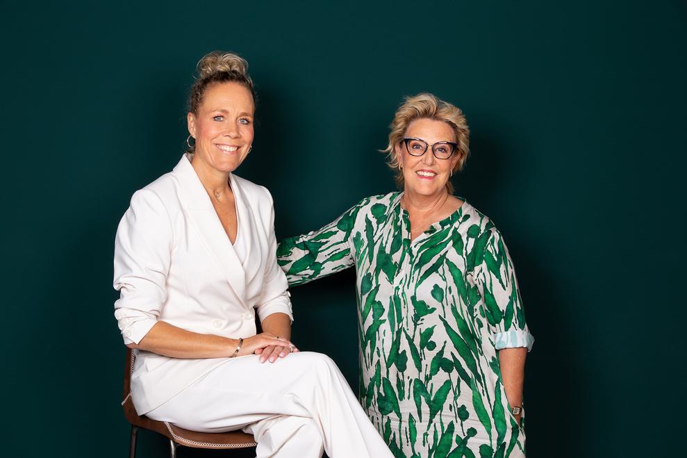 Marloes van Kooten (links) lst Stefanie Zhlke-Schmidt (rechts) ab (Bild: Witt Gruppe)